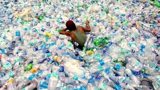 Ελλάδα, ο απέραντος ΧΥΤΑ των πλαστικών μιας χρήσης