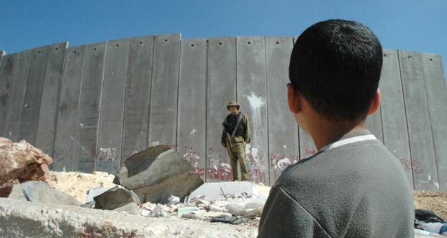 Δεκάδες οργανώσεις ζητούν τα στοιχεία των εταιρειών που στηρίζουν το ισραηλινό απαρτχάιντ