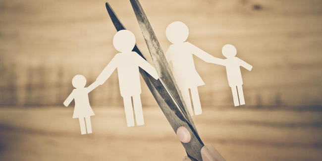Διαζύγια μέσω συμβολαιογράφου - Τι προβλέπει ο νέος νόμος