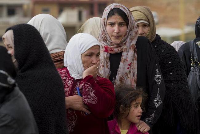 «Times»: Στους προσφυγικούς καταυλισμούς οι γυναίκες φορούν πάνες για να μην τις βιάσουν