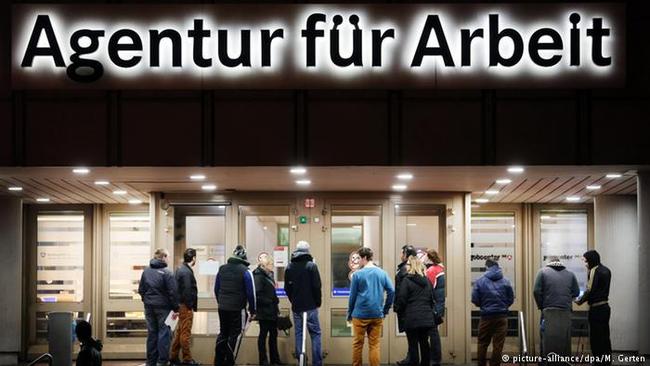 Καταρρίπτεται ο μύθος της χαμηλής ανεργίας στη Γερμανία