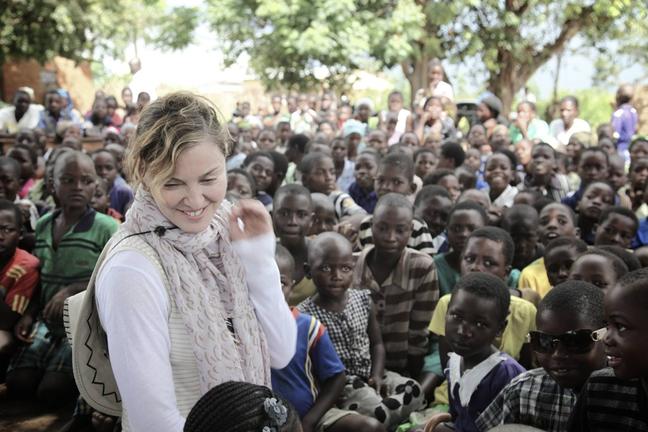 H Madonna φτιάχνει σχολεία στο Μαλάουι