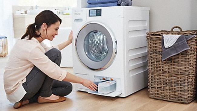 Τι να κάνετε για να μη μυρίζει το πλυντήριο ρούχων