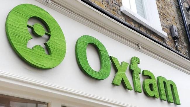Ο πρώην διευθυντής της Oxfam στην Αϊτή παραδέχθηκε ότι πλήρωσε ιερόδουλες