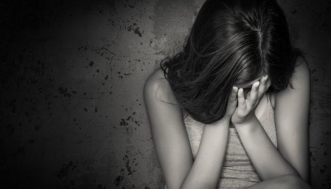 Πενήντα χρόνια φυλακή στον 40χρονο που κακοποιούσε σεξουαλικά τη 12χρονη κόρη του