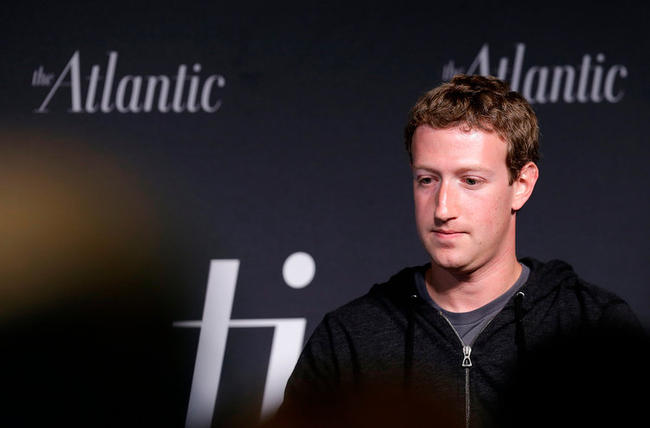 Οι χρήστες εγκαταλείπουν το Facebook παρά τη συγγνώμη του Ζάκερμπεργκ