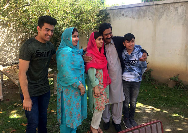 Η νομπελίστρια Ειρήνης Μαλάλα Γιουσαφζάι στο Πακιστάν