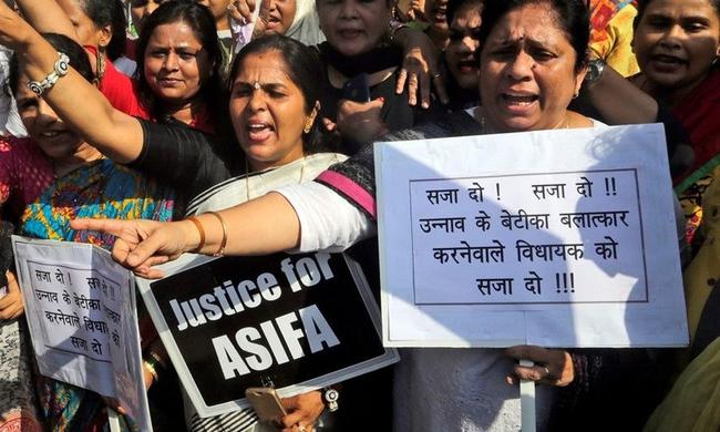 Κύμα διαδηλώσεων για τον βιασμό και το φόνο 11χρονου κοριτσιού στην Ινδία