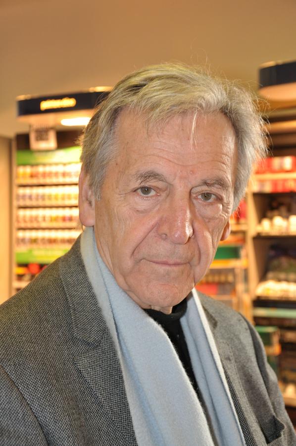Ο Κώστας Γαβράς για το νέο του βιβλίο, την ταινία που ετοιμάζει και τη γυναίκα της ζωής του