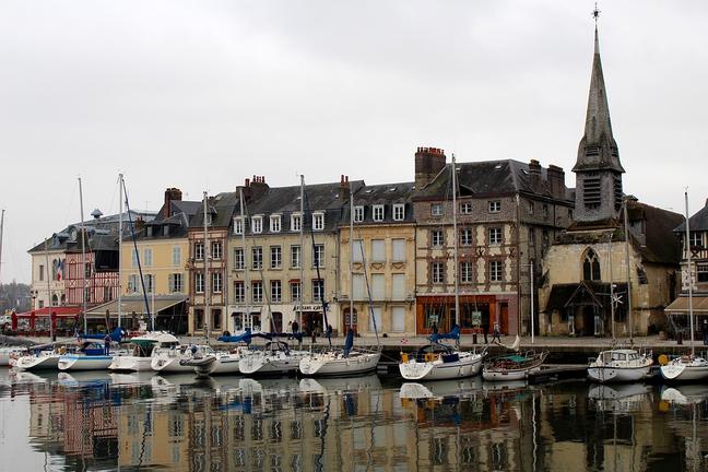 Γαλλία: Εκκενώθηκε το Μον Σεν Μισέλ - αναζητείται ένας ύποπτος
