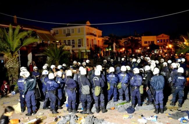 ΚΕΕΡΦΑ: Να μην αφήσουμε τα ρατσιστικά πογκρόμ και την αστυνομική συγκάλυψή τους να σταματήσουν τους αγώνες των προσφύγων