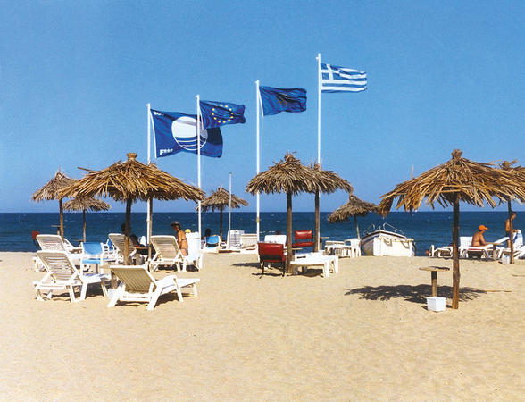 Όλες οι παραλίες της Ελλάδας που πήραν Γαλάζια Σημαία για το 2018