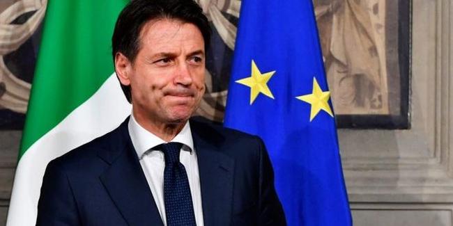 Πολιτικό θρίλερ στην Ιταλία: Ο Κόντε παρέδωσε την εντολή σχηματισμού κυβέρνησης