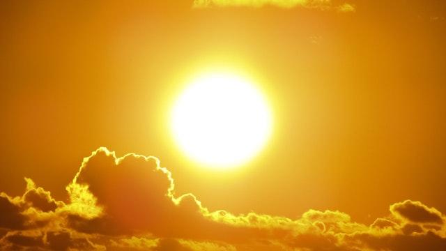 Το πρώτο κύμα ζέστης του φετινού καλοκαιριού κορυφώνεται την Παρασκευή