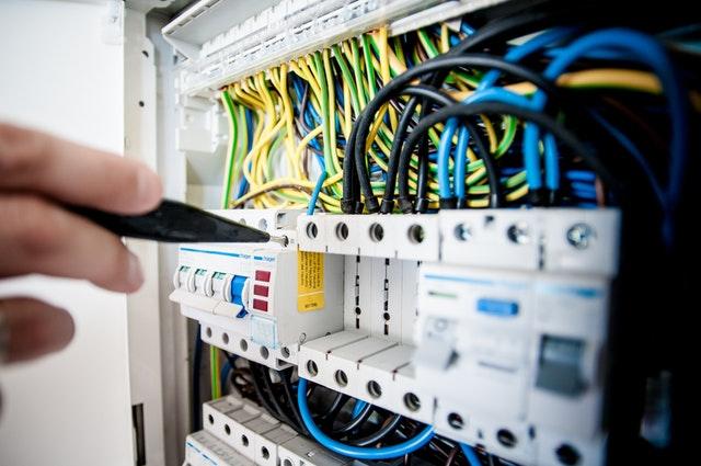 ΔΕΔΔΗΕ: Νέα διαδικτυακή εφαρμογή για τον έλεγχο της ασφάλειας των ηλεκτρικών εγκαταστάσεων ακινήτων