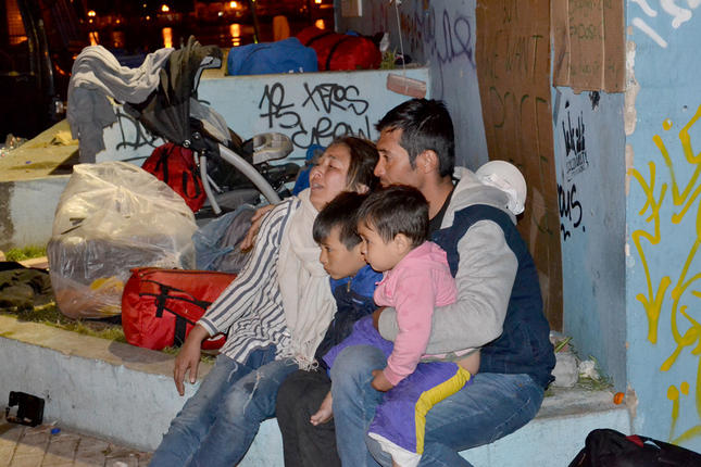 Μυτιλήνη: Έρευνες σε σπίτια για τις επιθέσεις σε μετανάστες στην πλατεία Σαπφούς