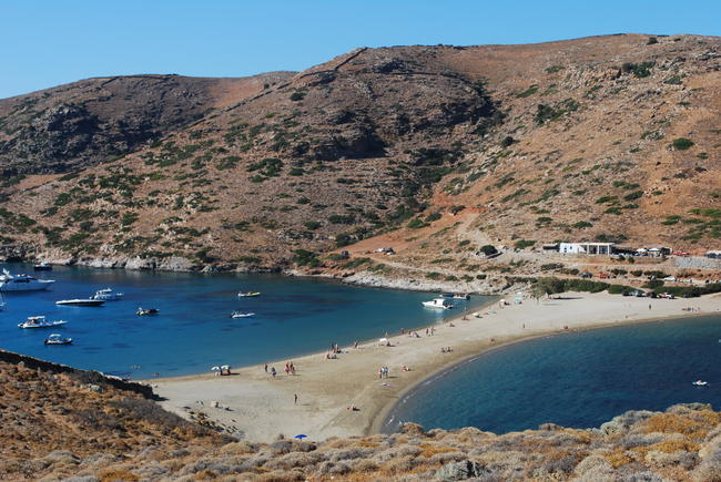 Το ελληνικό νησί με τις 92 υπέροχες παραλίες [ΒΙΝΤΕΟ]