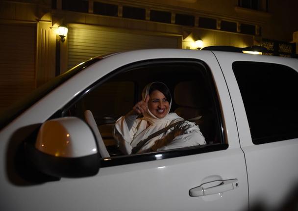 Η πρώτη γυναίκα οδηγός στην Σαουδική Αραβία μιλάει για την εμπειρία της