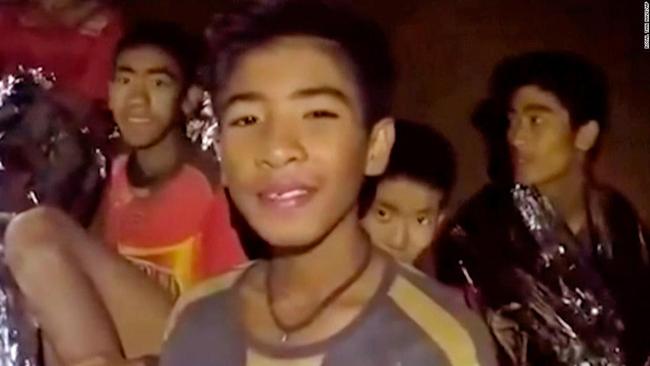 Ταϊλάνδη: Έξι από τα εγκλωβισμένα παιδιά βγήκαν από το σπήλαιο