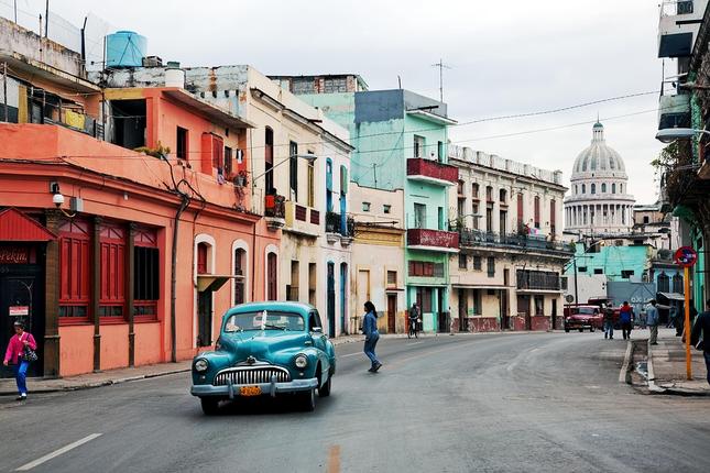 Κούβα: Το νέο Σύνταγμα που αναγνωρίζει ατομική ιδιοκτησία, επιχειρήσεις, γάμο ομοφυλόφιλων και εγκρίθηκε από το κοινοβούλιο