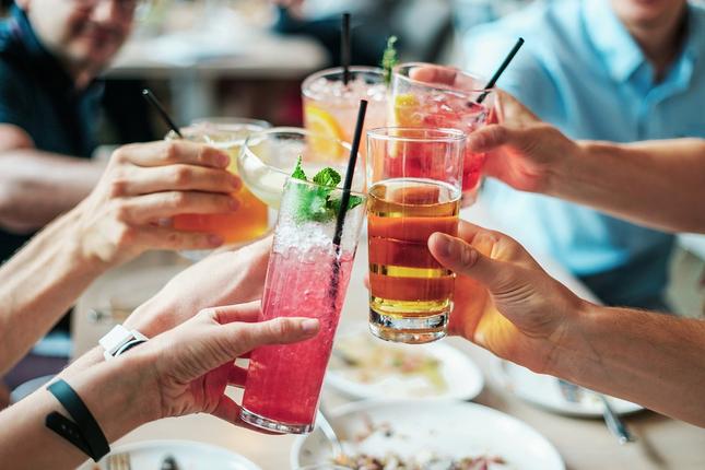 Ποιο είναι το ταξίδι του αλκοόλ στο σώμα μας; Όλα όσα πρέπει να γνωρίζετε
