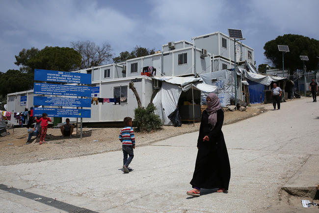 Αυτοψία στη Μόρια - 400 αιτούντες άσυλο μεταφέρονται σε νέες δομές