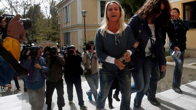 Ένοχη και στο Εφετείο η χρυσαυγίτισσα Σκορδέλη για το μαχαίρωμα Αφγανού πρόσφυγα – Ποινή φυλάκισης δύο ετών