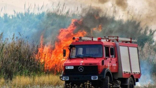 Κόλαση στην Κεφαλονιά - Ανεξέλεγκτη η πυρκαγιά - Εκκενώθηκε οικισμός