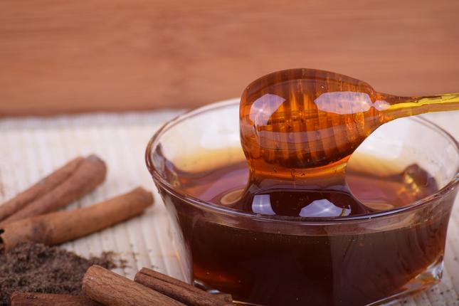 Πώς να επαναφέρετε το μέλι αν σας «ζαχαρώσει» (Video | Photos)