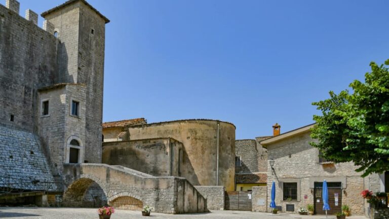 Ιταλία: Σε αυτό το πανέμορφο χωριό τα σπίτια πωλούνται για 1 ευρώ