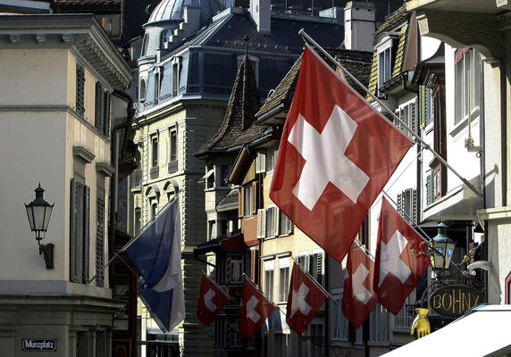 Eλβετία: Δημοψήφισμα για κατώτερο μισθό 3.287 ευρώ!