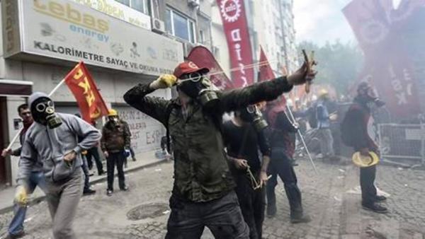 ΦΩΤΟΓΡΑΦΙΕΣ απο τις διαδηλώσεις σε όλο τον κόσμο για την 1 Μάη