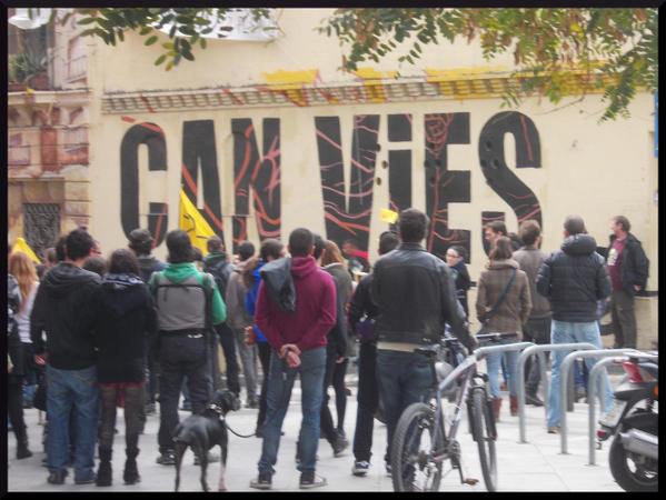 Βαρκελώνη: συγκρούσεις διαδηλωτών με την αστυνομία για την εκκένωση του Κοινωνικού Χώρου CanVies