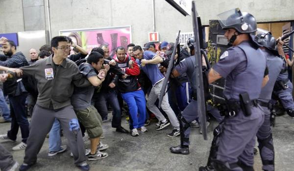 Βραζιλία: Οι εργαζόμενοι σκοπεύουν να συνεχίσουν την απεργία στο μετρό και κατά τη διάρκεια του Μουντιάλ