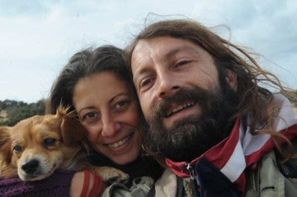 Το ερωτευμένο ζευγάρι που "μετανάστευσε" στη Γαύδο και βρήκε το νόημα της ζωής
