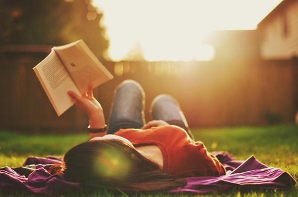 12 εκλεκτά βιβλία για το καλοκαίρι από τις Εκδόσεις των Συναδέλφων