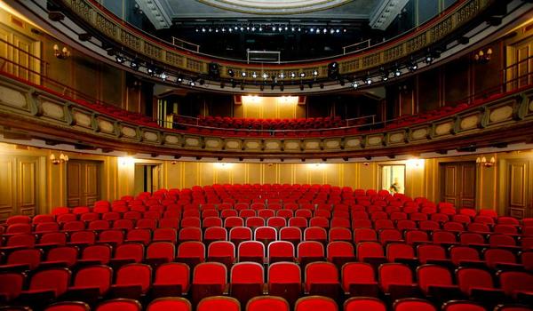 Δωρεάν εισιτήρια θεάτρου σε 93.0000 δικαιούχους ΟΓΑ