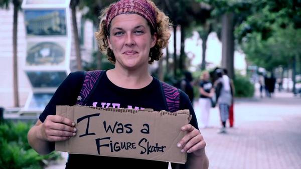 Ζήτησαν σε άστεγους να γράψουν μια αλήθεια για τον εαυτό τους. Οι απαντήσεις τους εκπλήσσουν (βίντεο)