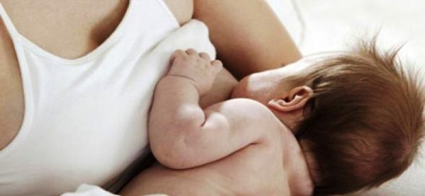 Δωρεάν μαθήματα μητρικού θηλασμού από το Κοινωνικό Ιατρείο