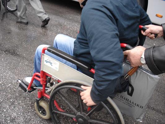 Καβάλα: η τράπεζα του πήρε τα αναδρομικά απο την σύνταξη αναπηρίας!