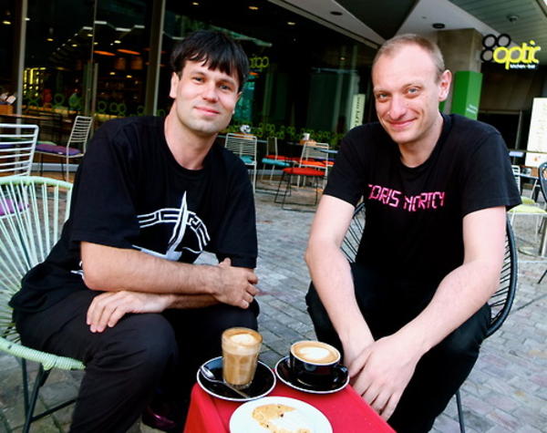 Ο 28χρονος που αποφάσισε να γνωρίσει στην πραγματική ζωή τους 1.088 εικονικούς φίλους του μέσω Facebook