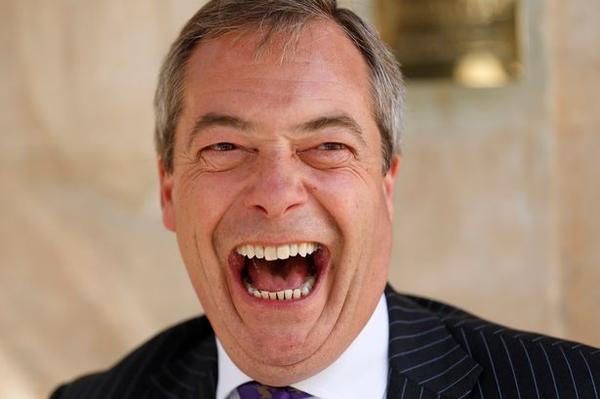 Σοκ: Ένας στους 4 Βρετανούς υποστηρίζει το αντιμεταναστευτικό UKIP του Φάρατζ