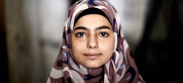 Bayan: Το κορίτσι πρόσφυγας από τη Συρία που αφηγείται τη φρίκη του πολέμου στο Χαλέπι