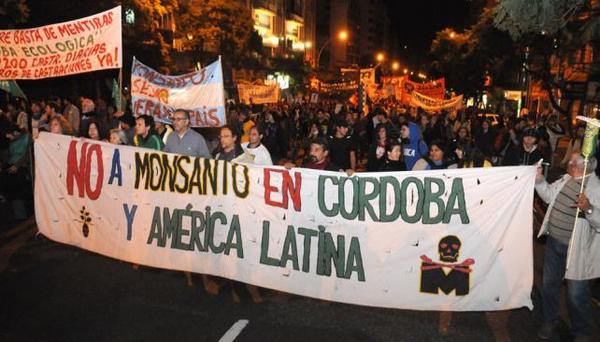 Καταγγέλουν την Monsanto ότι σκοτώνει ανθρώπους με το RoundUp στην Αργεντινή!