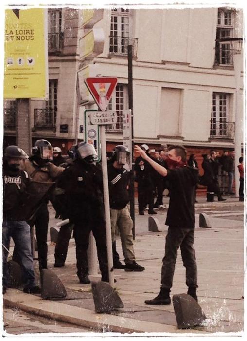 Συγκρούσεις και χάος στη Γαλλία για τον θάνατο του Ρεμί