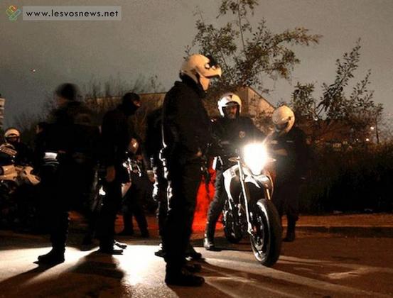 Με κατεβασμένο εσώρουχο στη μέση του δρόμου... Αστυνομικός έλεγχος στη Μυτιλήνη
