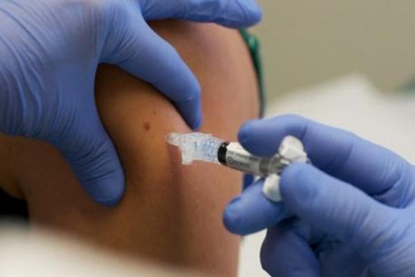 Τα δικαιώματα των ανασφάλιστων: δωρεάν εμβολιασμοί