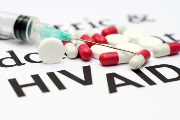 Γιατρός μόλυνε πάνω από 100 χωρικούς με τον ιό HIV