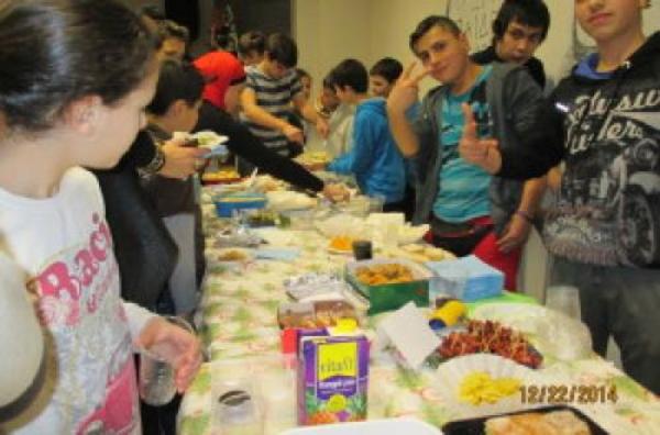 Γιορτή σε όλες τις γλώσσες από το διαπολιτισμικό Γυμνάσιο της Αθήνας