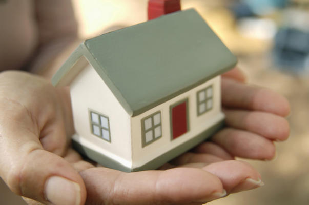 Πώς θα γλιτώσετε το σπίτι σας από τον πλειστηριασμό - Τι μπορούν να κάνουν όσοι έχουν κόκκινα δάνεια